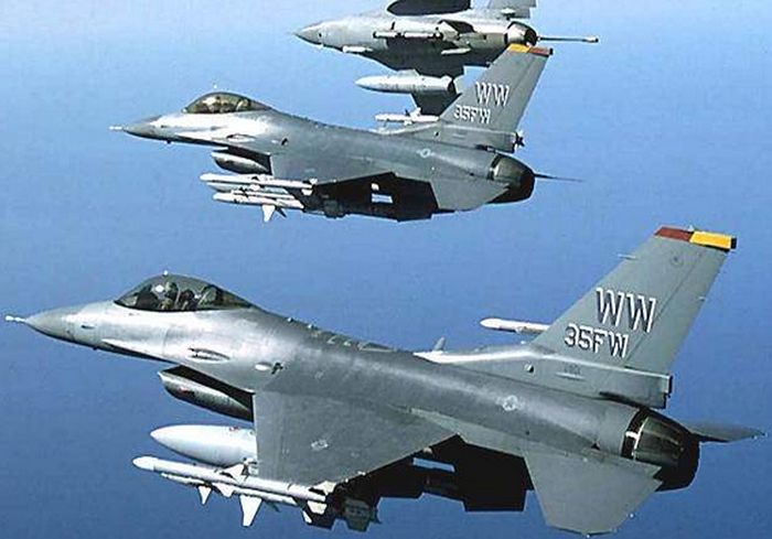 Повітряні сили обирають з трьох типів винищувачів для оновлення парку бойових літаків