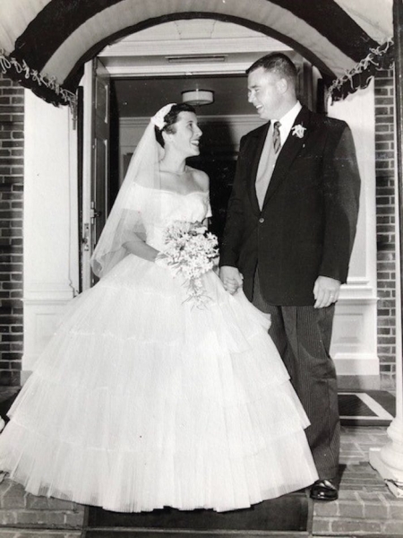 3 поколения невест носили одно и то же свадебное платье 1955 года