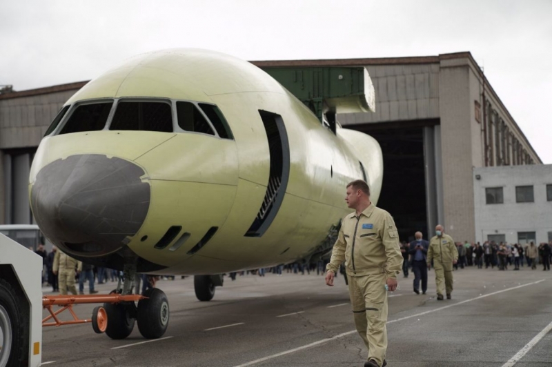 “Антонов” завершив складання першого фюзеляжу літака Ан-178 для Збройних сил України (фото)
