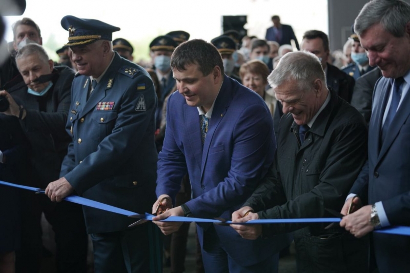 “Антонов” завершив складання першого фюзеляжу літака Ан-178 для Збройних сил України (фото)