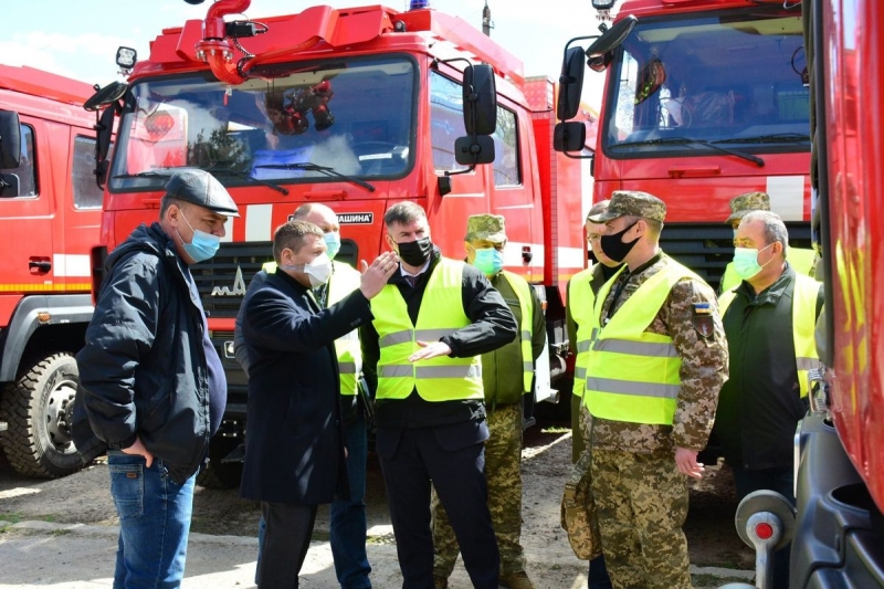 Українські військові арсенали отримають 25 важких пожежних автоцистерн від вітчизняного виробника (фото)