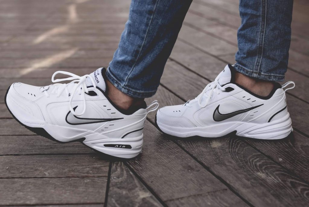 air monarch iv on feet