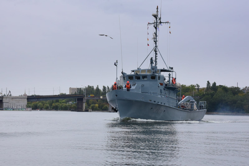 У Миколаєві відремонтували рейдовий тральщик для ВМС України (фото)