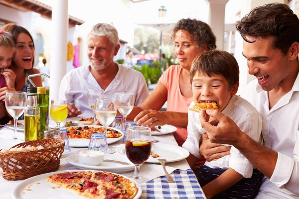 Почему итальянцы много едят и не стареют: 6 принципов