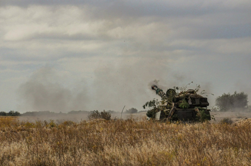 Українські морпіхи провели навчання з бойовими стрільбами з САУ "Гвоздика" (фото)