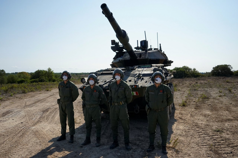 Армія Італії почала освоєння перших серійних "колісних танків" Centauro II 