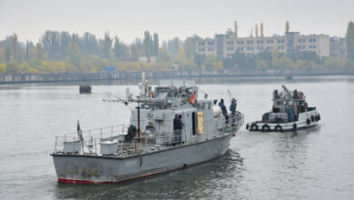 Патрульний катер Р170 «Скадовськ» заходить на ремонт на ДП «Миколаївський суднобудівний завод». Фото: «Миколаїв – місто корабелів»