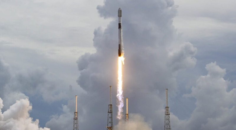 ОАЕ запустить свій супутник MBZ SAT під час місії Falcon 9 у 2023 році згідно з контрактом, оголошеним 27 жовтня. Авторство: SpaceX