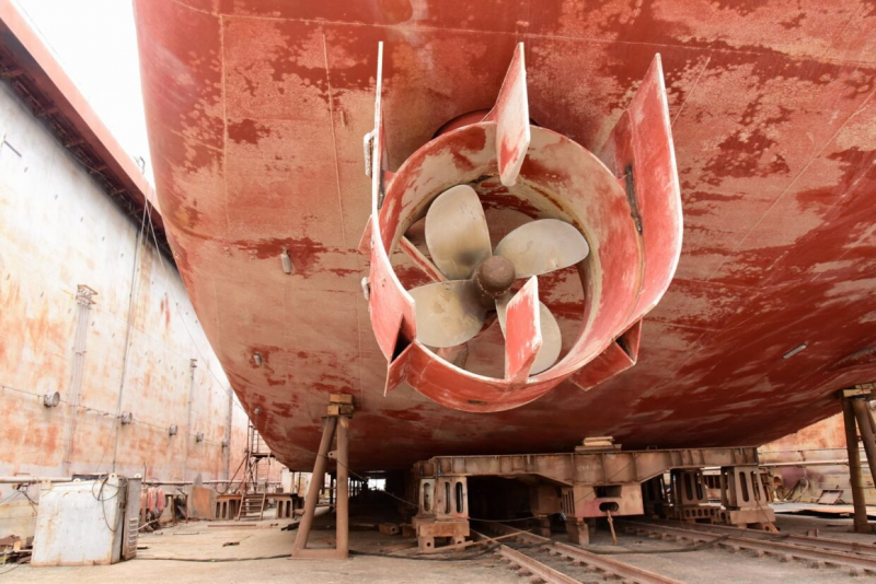 Суднобудівний завод “Океан” прийняв на ремонт суховантажне судно Viktor Taratin (фото)