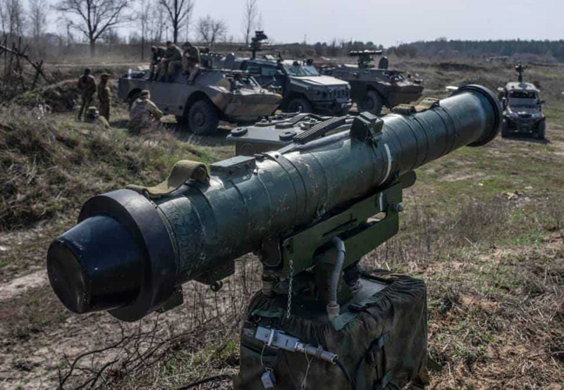 Військові показали знищення техніки окупантів з ПТРК “Стугна-П”