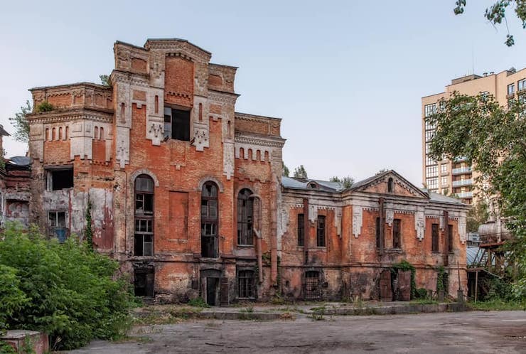 У Києві покинутий завод перетворять на простір міської культури (фото)