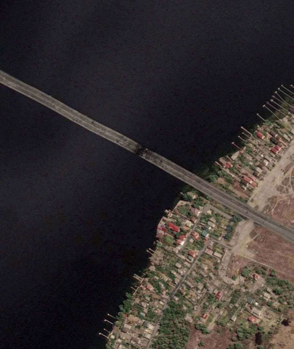 З'явилось фото начебто зруйнованого прольоту Антонівського мосту Інформація перевіряється