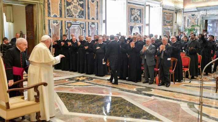 Папа Франциск: «Не забуваймо про мучеництво, яке переживає Україна»