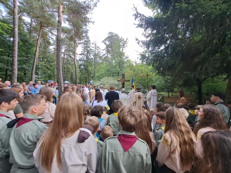 Українські громади Бельгії молилися за мир та за захисників України у Марійському санктуарії в Бано (Бельгія)