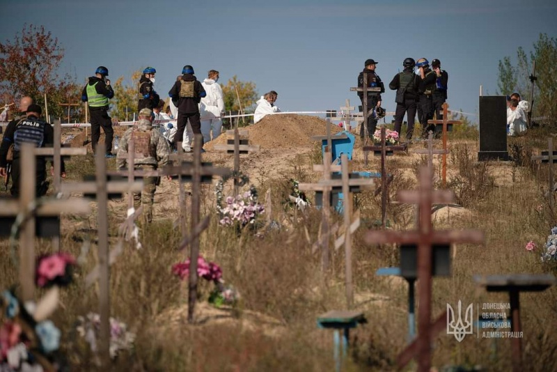  В освобожденном городе обнаружили уже более 200 могил и братское захоронение 