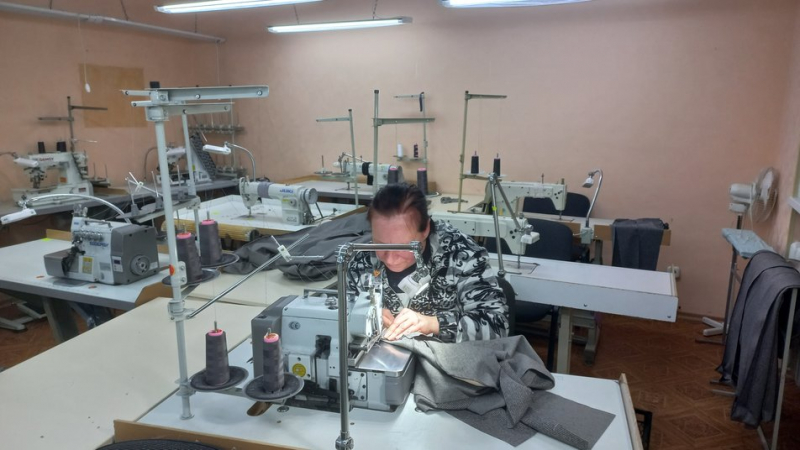 Швейне підприємство з Краматорська відновило виробництво у Полтаві (відео)
