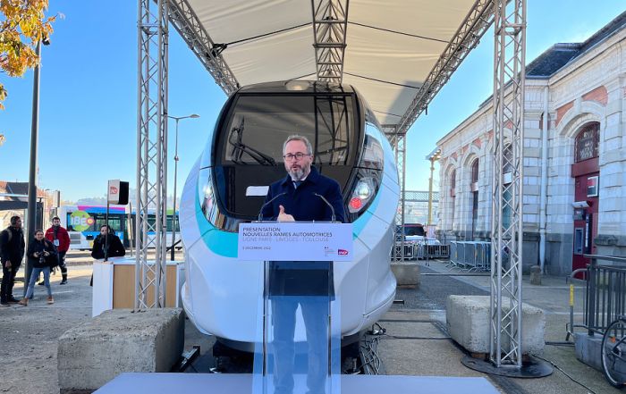 У Франції представили повнорозмірний макет поїзда Oxygene для міжміських перевезень (фото)