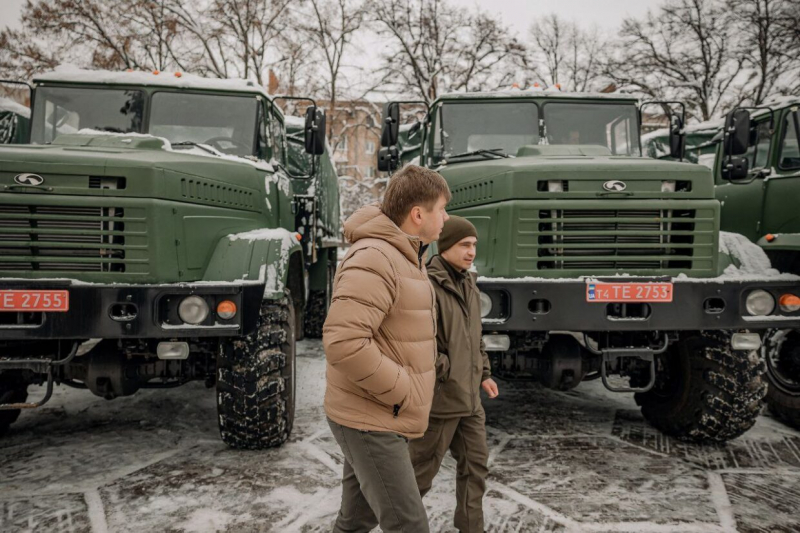 Бригада тероборони отримала партію новеньких вантажівок КрАЗ (фото)