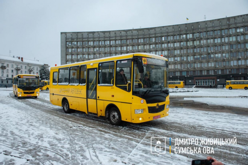 Чернігівський автозавод виготовив велику партію шкільних автобусів для Сумщини (Фото)