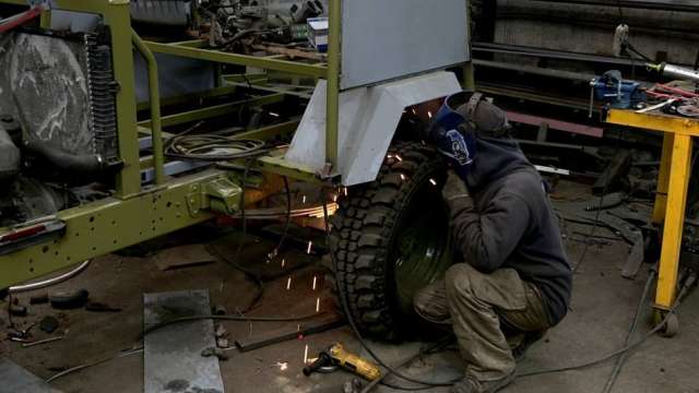 На Буковині налагодили виробництво малогабаритних вантажівок для ЗСУ (відео)