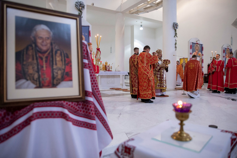 «Сьогодні ми отримуємо потужного молільника на небесах за нашу Церкву та Україну», — Глава УГКЦ у день похорону Венедикта XVI