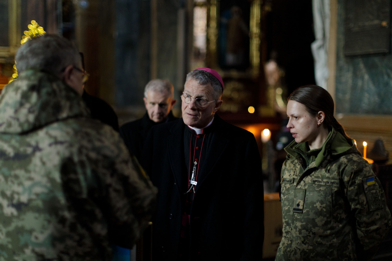«Українці несуть усьому світові велику надію»: американський архиєпископ Тімоті Броліо приїхав до України з візитом солідарності та підтримки