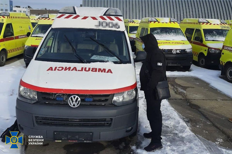 Збройним силам передали 26 автомобілів швидкої допомоги, конфіскованих з Житомирської митниці