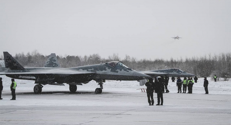 Рашисти звітують про передачу нових серійних Су-57 для "ВКС РФ" у грудні 2022 року, фото з відкритих джерел