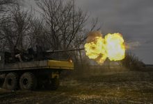 Бійці 67-ої омбр ДУК стріляють по росіянам біля Бахмуту із С-60, березень 2023 року, фото – прес-служба бригади