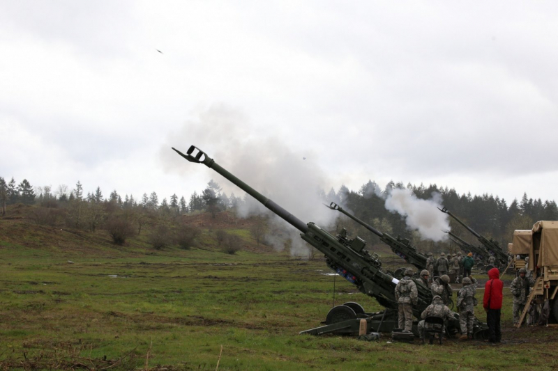 Американські військові ведуть вогонь із гаубиці M777, фото - U.S. Army