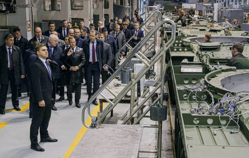 Російські мрії про виробництво 1500 танків на рік, як втрата реальності: на що максимум може розраховувати Кремль