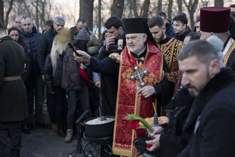 Героя України Дмитра Коцюбайла («Да Вінчі») похоронили на Аскольдовій могилі в Києві