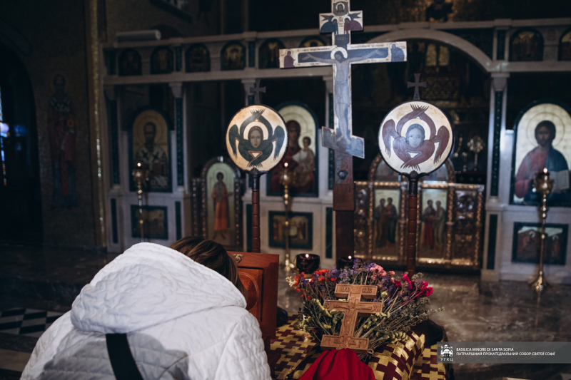 «Хресна дорога Ісуса стає шляхом всієї України», — владика Діонісій Ляхович у соборі Святої Софії