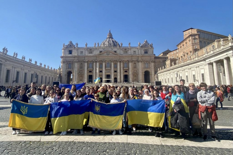 Папа Франциск привітав українську громаду Святого Йосафата з Мілана і побажав миру Україні