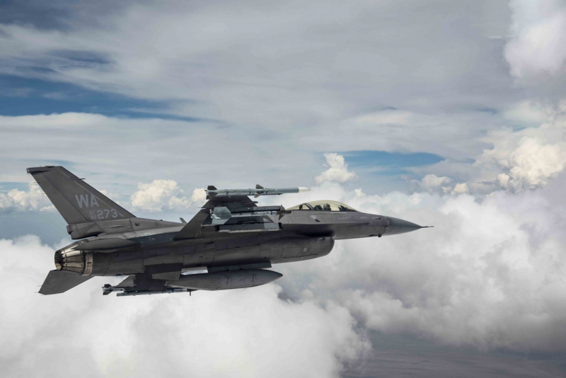 Пілоти ЗСУ остаточно розвіяли міф про "18 місяців на F-16", і США будуть готові дати "зелене світло" на реекспорт літаків