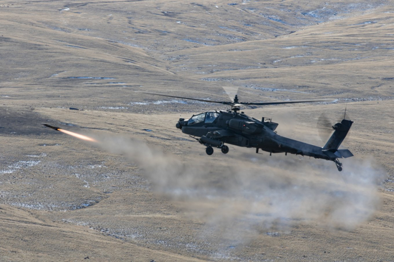 Пуск Hellfire з AH-64E Apache