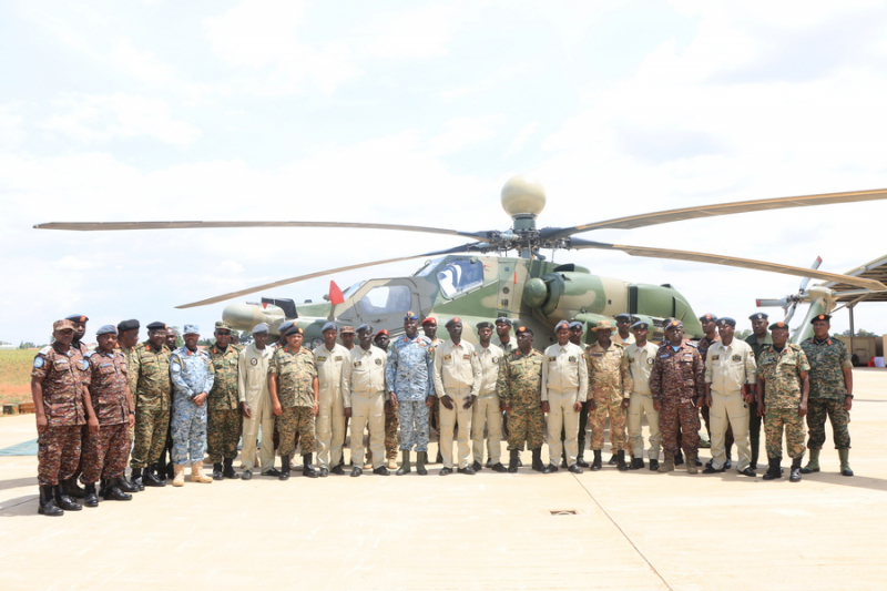 ВПС Уганди відзначають завершення 8-місячних курсів підготовки персонала на Ми-28Н, березень 2023 року, фото - The Nile Post