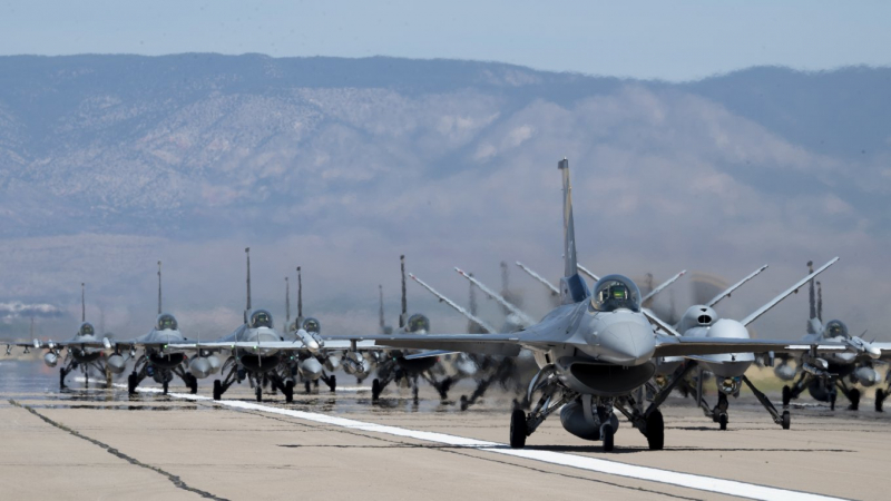 Винищувачі F-16 Viper та безпілотники MQ-9 Reaper