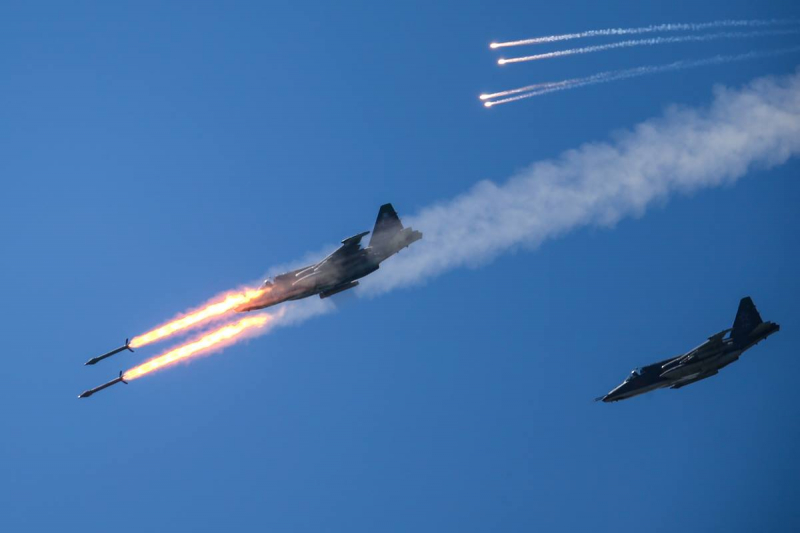 Наразі для рашистів у Су-25 головним озброєнням залишаються НУРСи