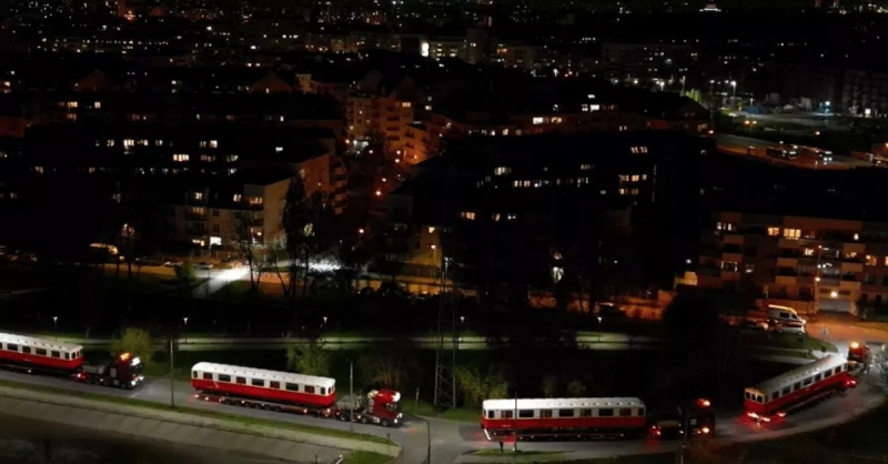 Перевезення вагонів метро з Варшави до Києва. Фото: Metro Warszawskie