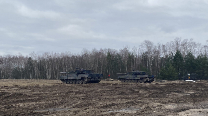 Танки Leopard 2A4 на тренувальному полігоні у Свентошуві, Польща. Фото: міністерство оборони Польщі.