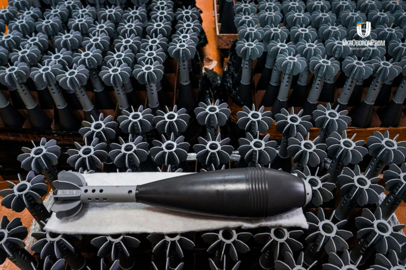 Щомісяця “Укроборонпром” виготовляє десятки тисяч снарядів та мін радянських калібрів
