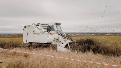 Машина для розмінування Armtac-400 працює на Харківщині. Фото: Михайло Федоров