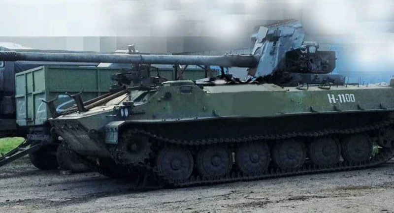 МТ-ЛБ російських окупантів з протитанковою гарматою МТ-12 "Рапира", липень 2023 року, зображення з відкритих джерел