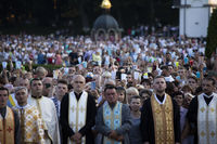 «Ми прийшли до Мами, щоб принести Їй наш біль»: у Зарваниці розпочалася Всеукраїнська проща