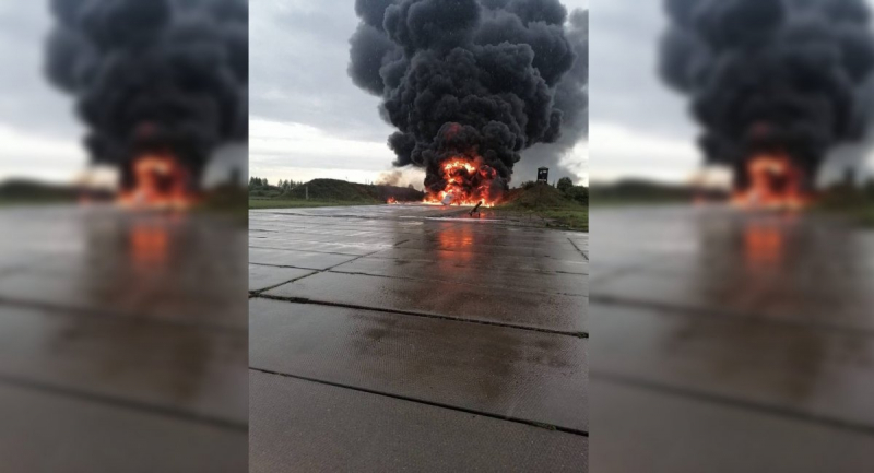 Палаючий Ту-22М3 на авіабазі "Солці"