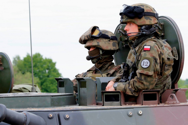Як переозброюється Польща: дійсно вражаючий перелік та кількість зброї, яку закуповує Варшава