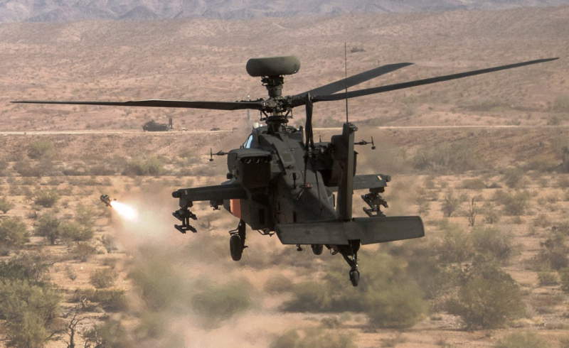 AH-64 Apache запускає ракету JAGM, фото — Tad Browning, U.S. Army Operational Test Command