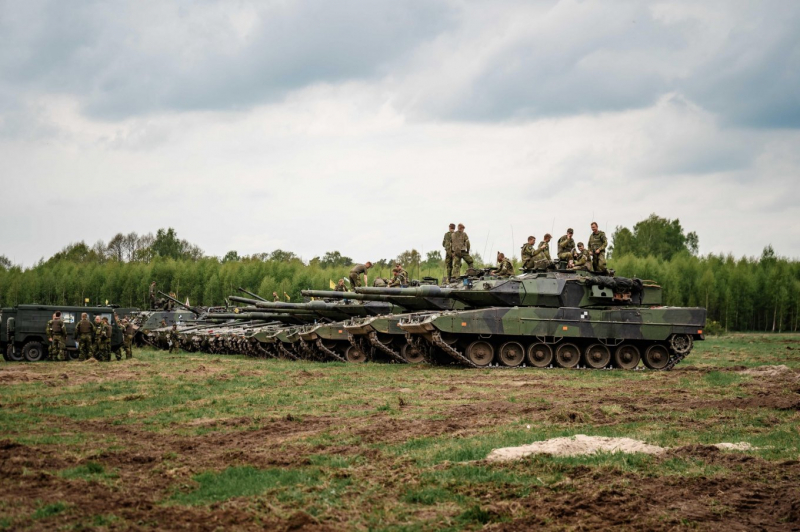 Танки Stridsvagn 122, фото — Försvarsmakten