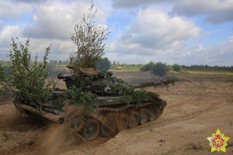 Мінськ вирішив потріпати нерви НАТО танковими навчаннями у 5 км від Сувальського коридору